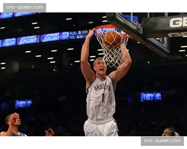 王牌队媒体日，威尔逊与普拉姆搞笑互动展现队内氛围