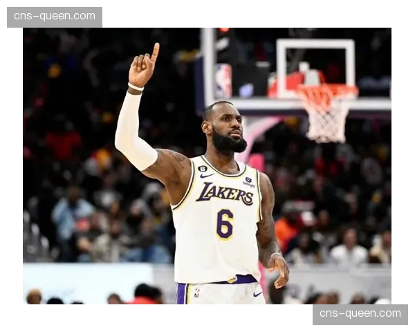 雷霆无限换防体系获詹姆斯赞誉，场均仅让对手投进4.6个底角三分